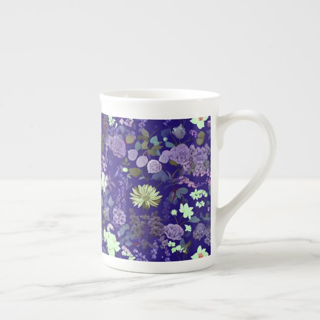 Caneca De Porcelana Flores com atmosfera elegante e misteriosa (Direita)