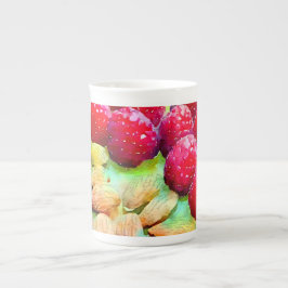 Caneca De Porcelana Framboesas e amêndoas vermelhas suculentas