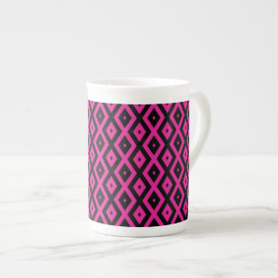 Caneca De Porcelana Fuchsia e padrão de diamante preto