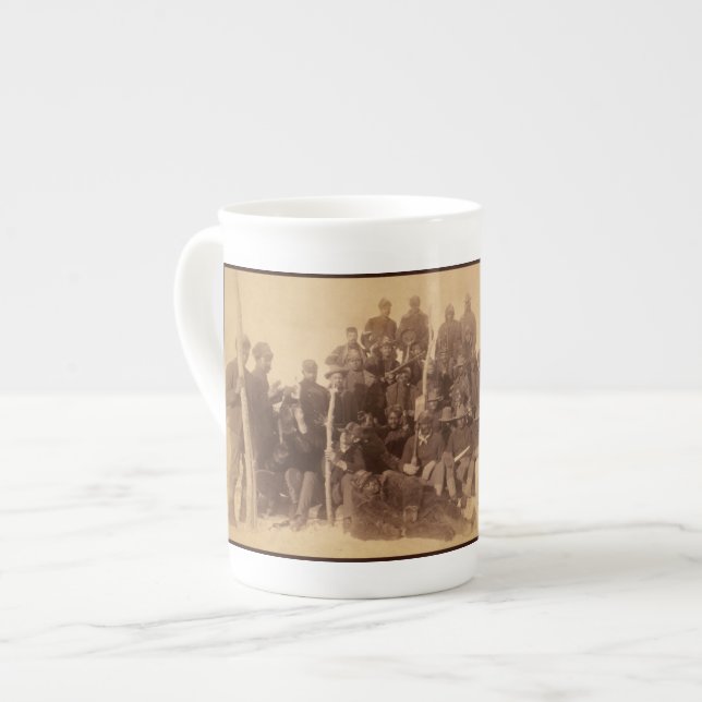Caneca De Porcelana Guerreiros de Buffalo: Cavalaria Negra Americana L (Frente Esquerda)
