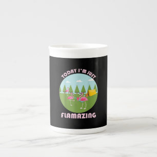 Caneca De Porcelana Hoje eu sou simplesmente Flamingo tocando guitarra