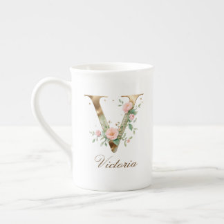 Caneca De Porcelana Inicial V de Monograma Floral Dourado Personalizad