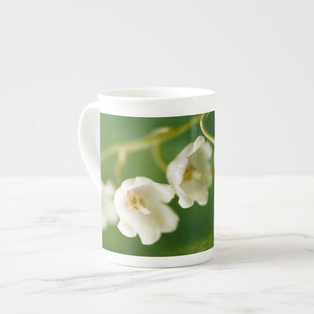 Caneca De Porcelana Lily branca do vale (Convallaria majalis) (Frente Esquerda)