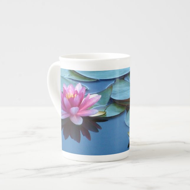 Caneca De Porcelana Lírios De Água Rosa (Frente Esquerda)