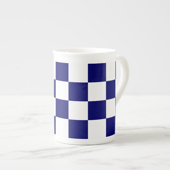 Caneca De Porcelana Marinho e branco verificados (Frente Esquerda)