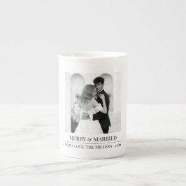 Caneca De Porcelana Merry & Married - Personalized Newlywed Christmas