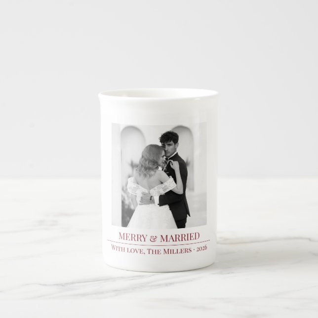Caneca De Porcelana Merry & Married - Personalized Newlywed Christmas  (Frente)