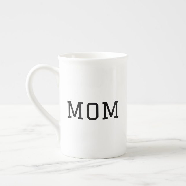Caneca De Porcelana Minimalist "MOM" Black Typography Plain White (Esquerda)
