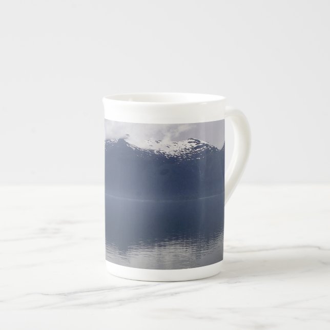 Caneca De Porcelana Misty Alaskan Sea in Shades of Blue (Frente Esquerda)
