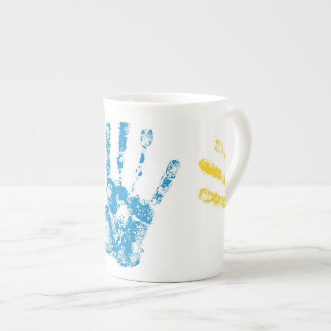 Caneca De Porcelana Miúdos Handprints na pintura (Frente Esquerda)