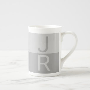 Caneca De Porcelana Monograma de Iniciais Modernas Cinza Claro e Cinza