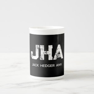 CANECA DE PORCELANA MONOGRAMA MINIMALISTA DE TRÊS LETRAS EM BRANCO E P