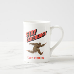 Caneca De Porcelana Motivação Divertida de Bigfoot Correndo