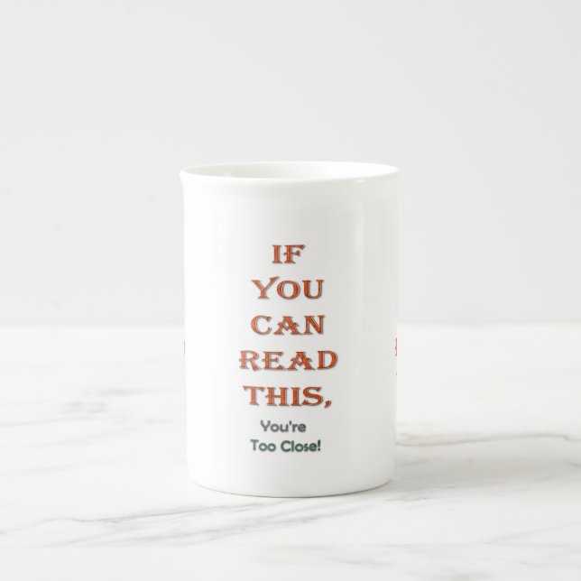 Caneca De Porcelana Muito perto (Frente)