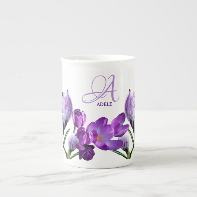 Caneca De Porcelana Nome personalizável Adele monograma flores roxas (Frente)