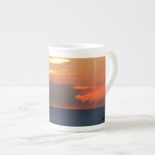 Caneca De Porcelana Nuvens solares e paisagem marinha