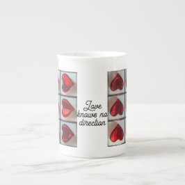 Caneca De Porcelana O amor não sabe nada sobre a direção