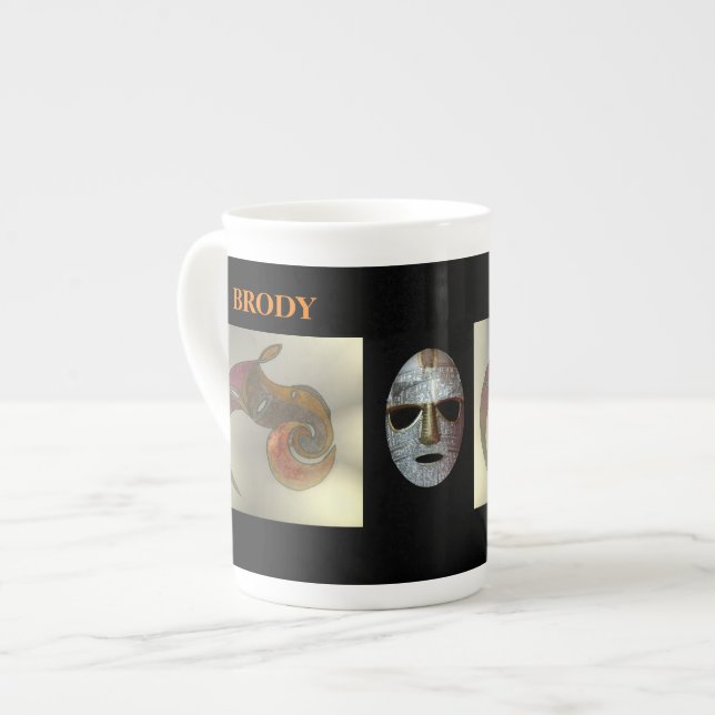 Caneca De Porcelana O Cavalo e o Guerreiro (Frente Esquerda)