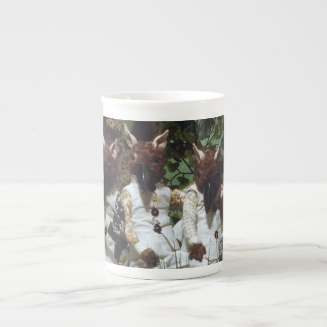 Caneca De Porcelana Oak Dwellers - Sangue Tea e Red String (Frente)
