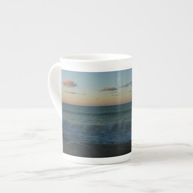 Caneca De Porcelana Ondas caindo na paisagem de Sunset Beach (Frente Esquerda)