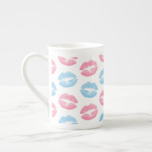 Caneca De Porcelana Padrão de Lábios Azul e Rosa, Batom, Beijo