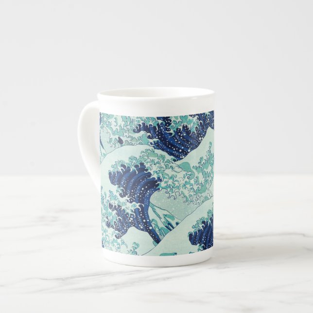 Caneca De Porcelana Padrão de Ondas Azuis Hokusai (Frente Esquerda)