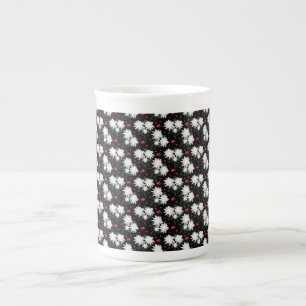 Caneca De Porcelana Padrão Floral Branco Elegante em Fundo Preto