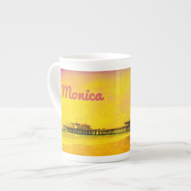 Caneca De Porcelana Papais noeis Amarelos e Roxos Monica Pier Seu Nome (Frente Esquerda)