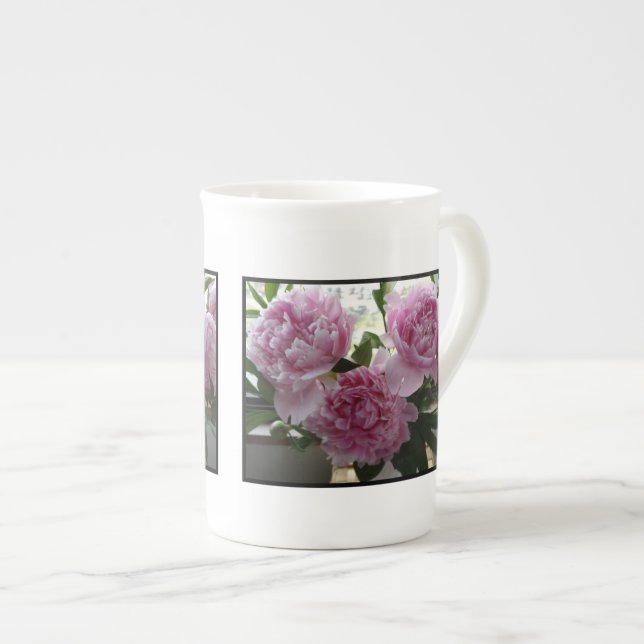 Caneca De Porcelana Peônias cor-de-rosa precioso (Frente Esquerda)