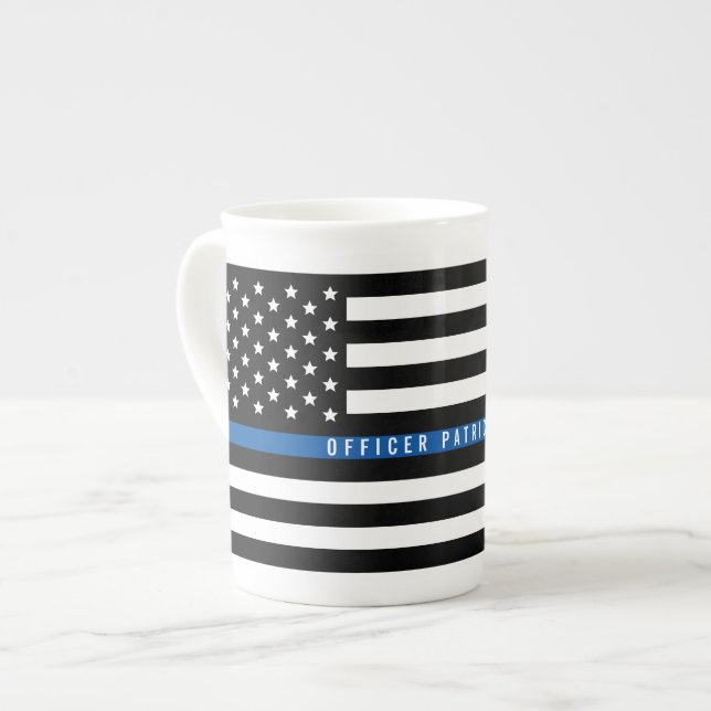 Caneca De Porcelana Policial Thin Blue Line - Bandeira Americana Monog (Frente Esquerda)