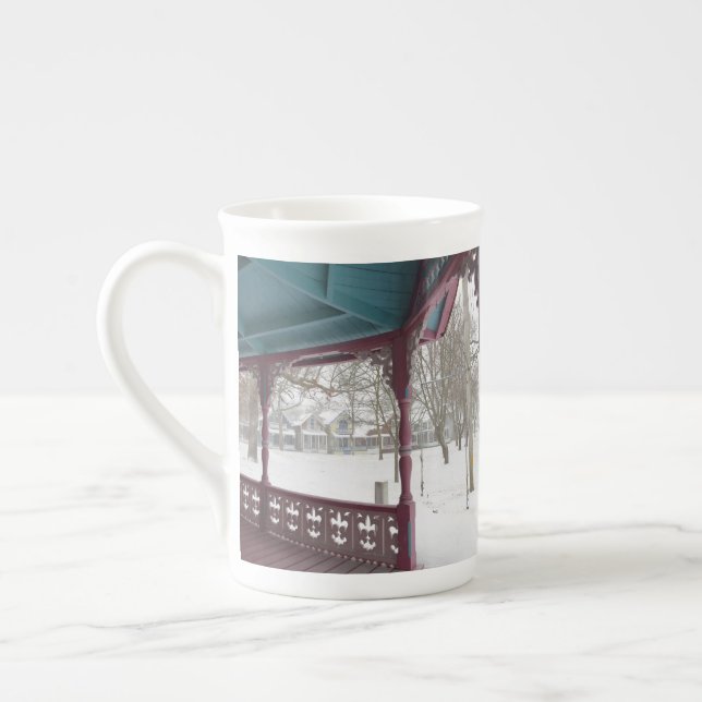 Caneca De Porcelana Porch View em um dia de neve - Martha's Vineyard (Esquerda)