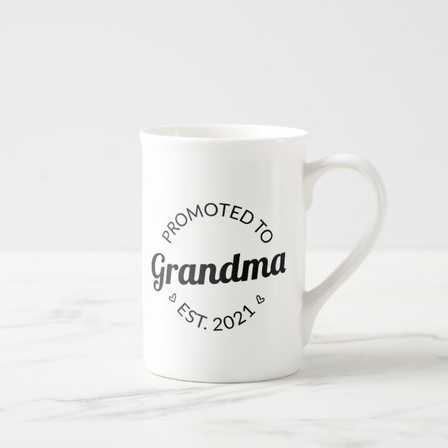 Caneca De Porcelana Promovido À Vovó Est. 2021 I (Direita)