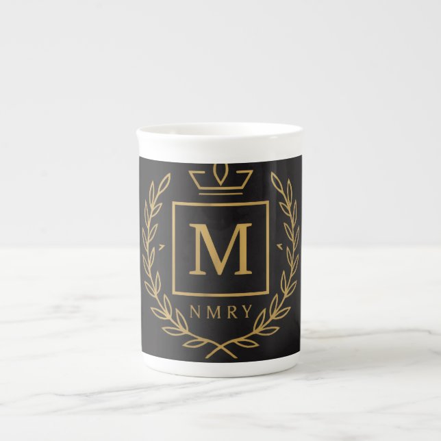 Caneca De Porcelana "Royal NMKY Emblem – Monogram M Crest Design" (Frente)