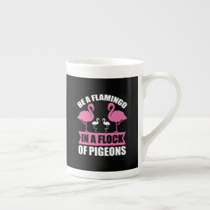 Caneca De Porcelana Ser Flamingo Num Bando De Pombos-18716