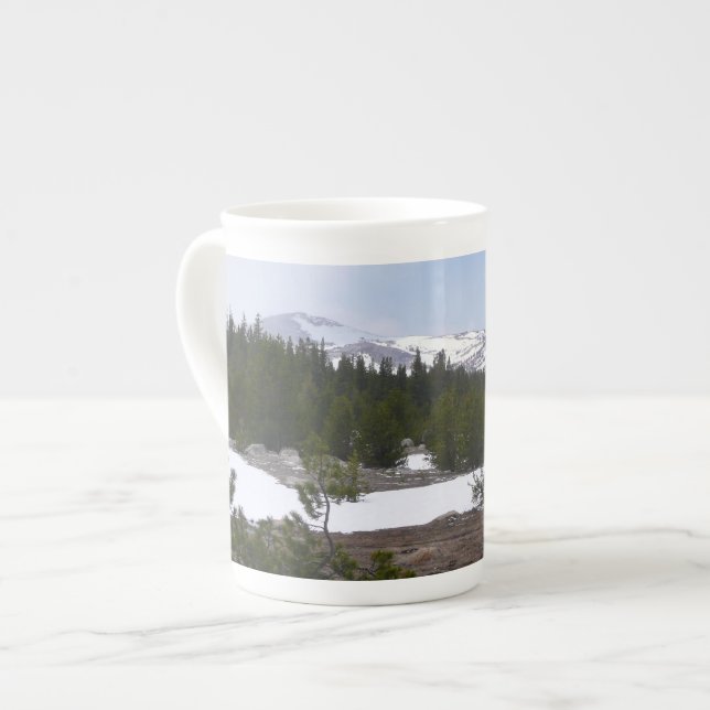 Caneca De Porcelana Serra Nevada e neve em Yosemite (Frente Esquerda)