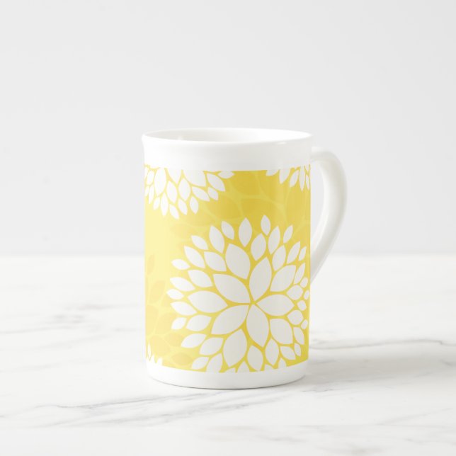 Caneca De Porcelana Teste padrão floral branco amarelo do monograma (Frente Esquerda)