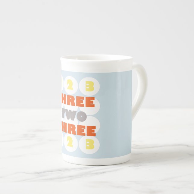 Caneca De Porcelana Três, dois, três Mug (Frente Esquerda)