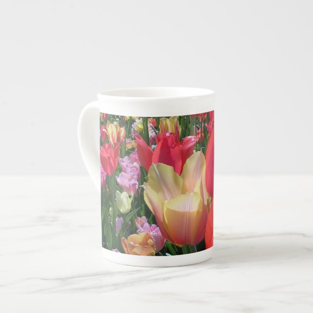 Caneca De Porcelana Tulipas do primavera (Frente Esquerda)