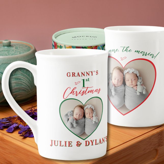 Caneca De Porcelana Twin Babies Merrier 1rua Presente Avô de Natal (Twin Baby Merrier 1st Christmas Grandparent Gift Bone China Mug Grandma Grandpa Aunt Uncle Godmother)