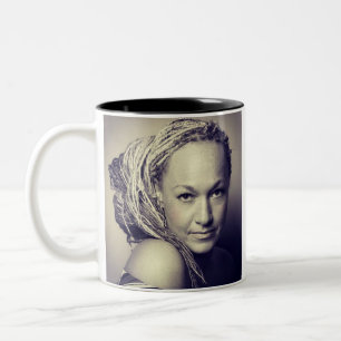 Caneca de Rachel Dolezal