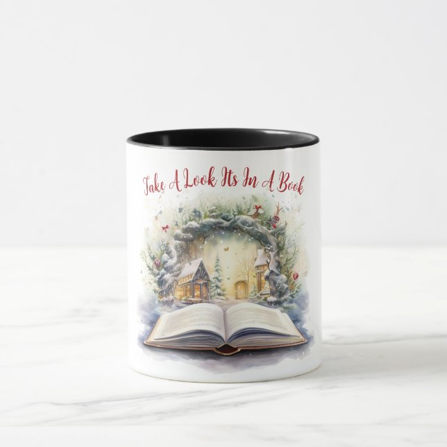 Caneca Dê uma olhada, está em um livro (Centro)