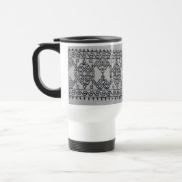 caneca de viagem com bordado blackwork