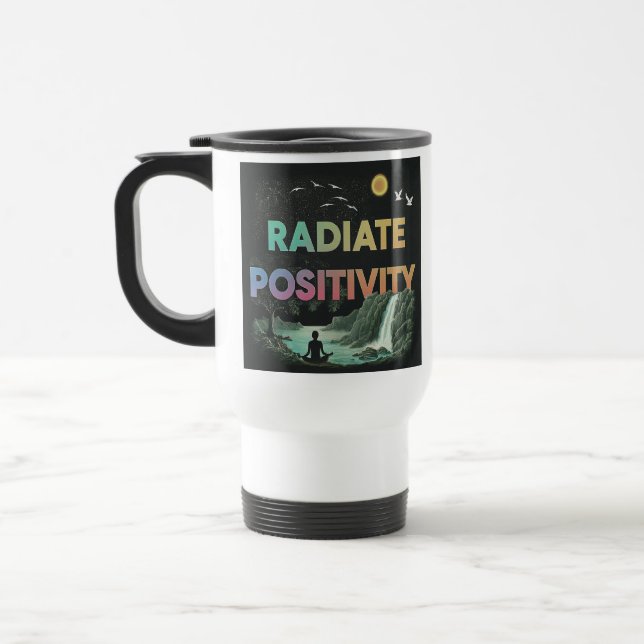 caneca de viagem "Radiar Positividade". (Esquerda)