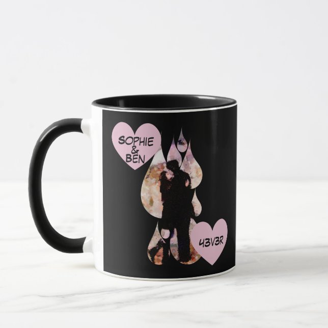 Caneca Debaixo do Guarda-Chuva: Casal Romântico Beijando  (Esquerda)