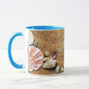 Caneca Desenho Vintage de Conchas na Areia