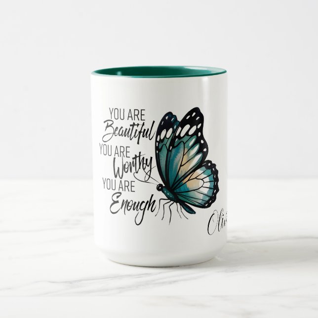 Caneca Design de Borboleta com Citação Empoderadora de Au (Centro)
