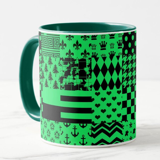 Caneca Design de Correção de Padrões Mistos Pretos Verdes (Criador carregado)