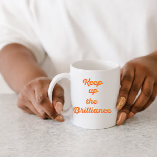 Caneca Design de fonte amarela laranja com mensagem motiv