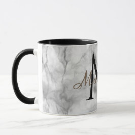 Caneca Design de mármore branco realista com monograma pe
