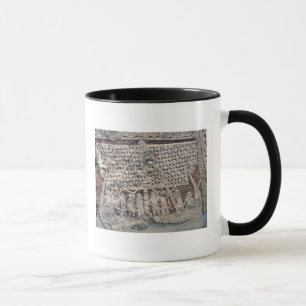Caneca Detalhe de uma pedra da imagem que descreve Viking